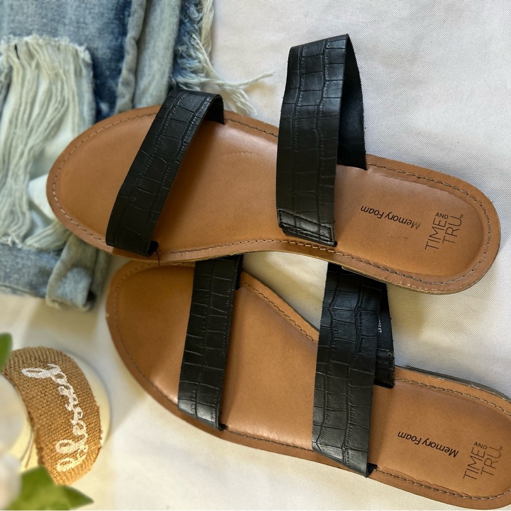 Time and Tru Women's Black Sandals 8